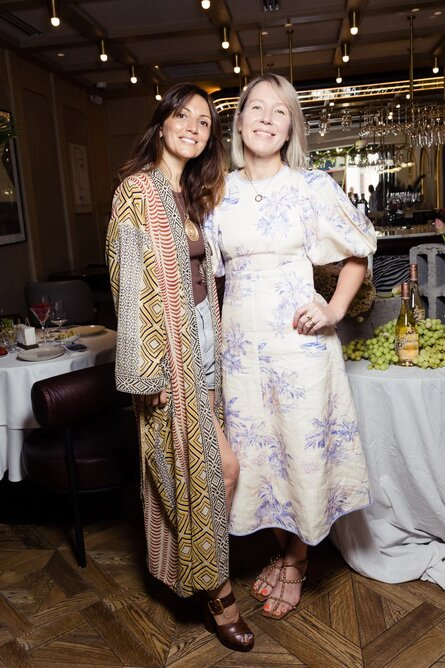 Карина Ошроева и Евгения Комарова