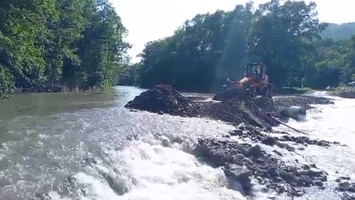     Транспортное сообщение восстановлено со всеми населёнными пунктами в Приморье. Ранее несколько сёл оказались отрезаны от «большой земли» из-за паводка.