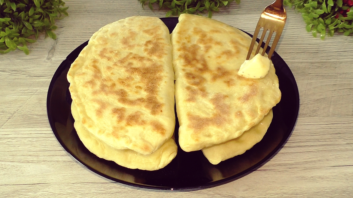 Лепешки с начинкой на сухой сковороде