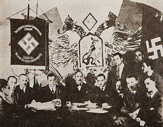 Встреча русского альянса фашистских организаций, посередине слева-направо: Бермонт-Авалов, Вонсяцкий, Александр Казем-Бек