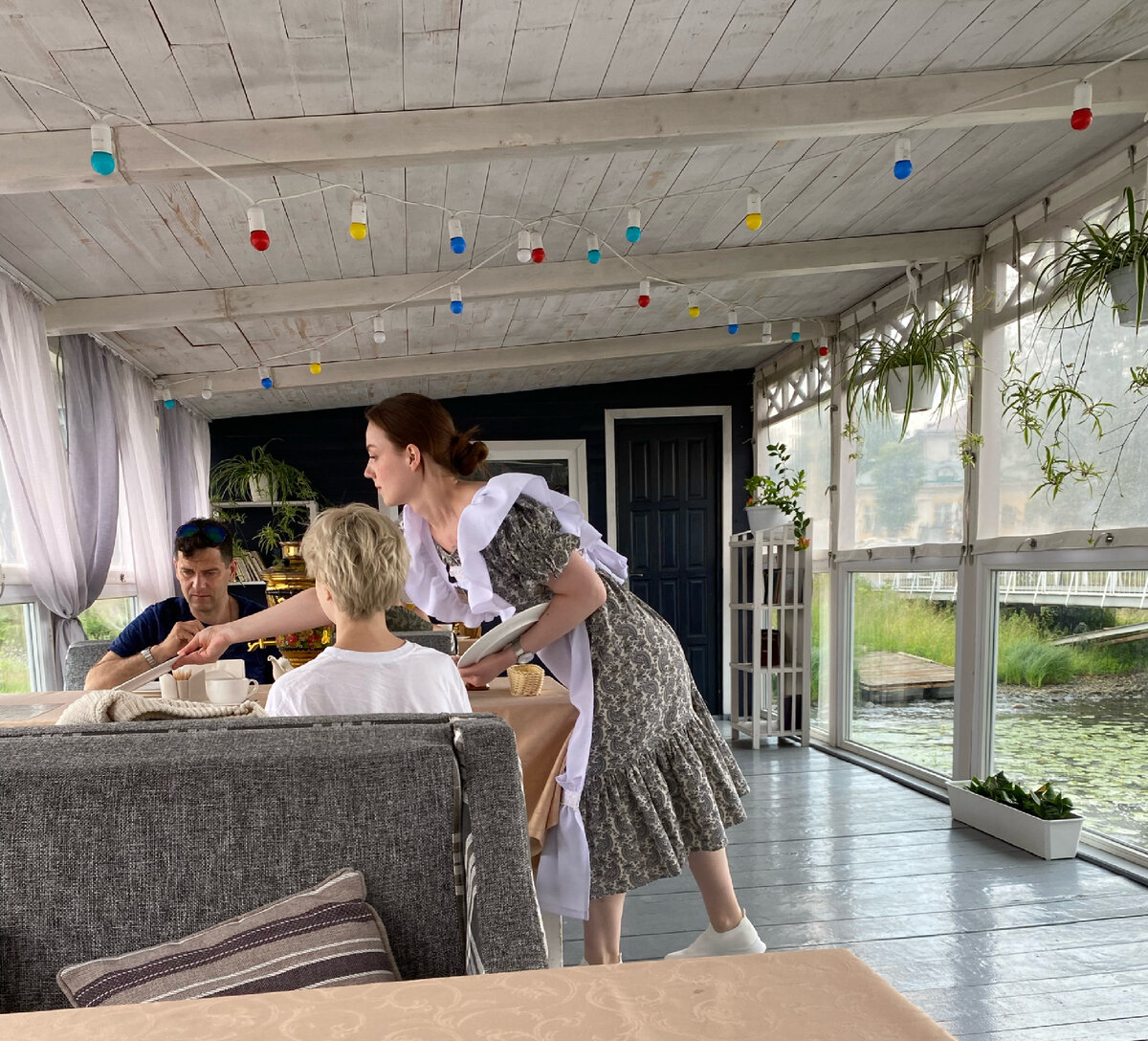 Мелкий цветочек, белый фартучек, милота 