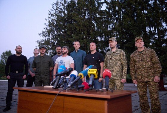    Возвращение «азовцев» на Украину