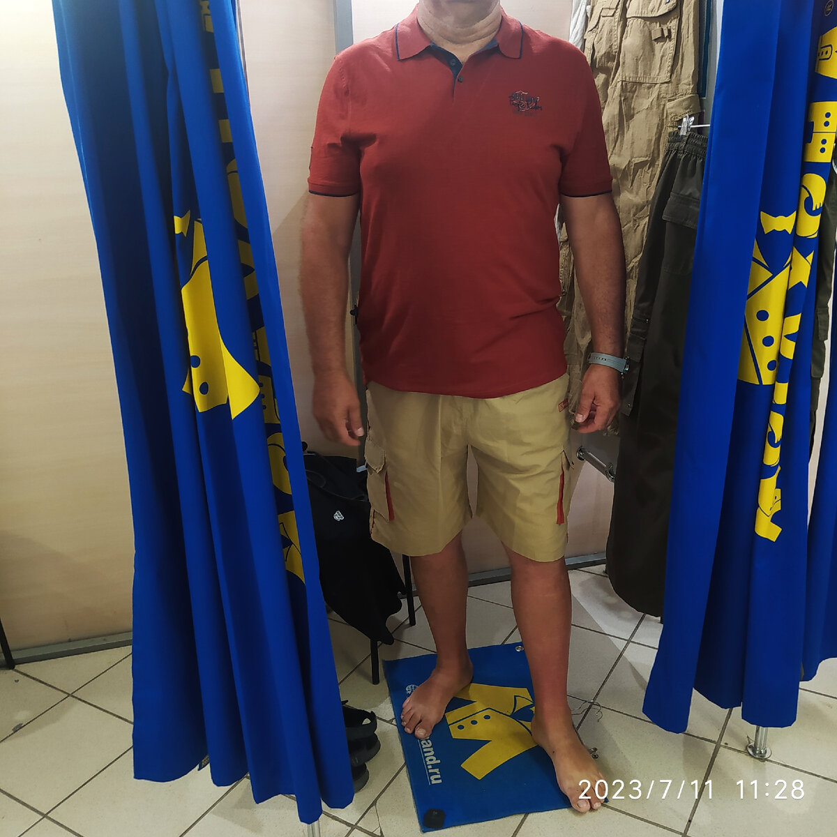 Такой замечательный комплект одежды для ❤️ мужчины сложился случайно, но мы решили, что нельзя оставить его в магазине.