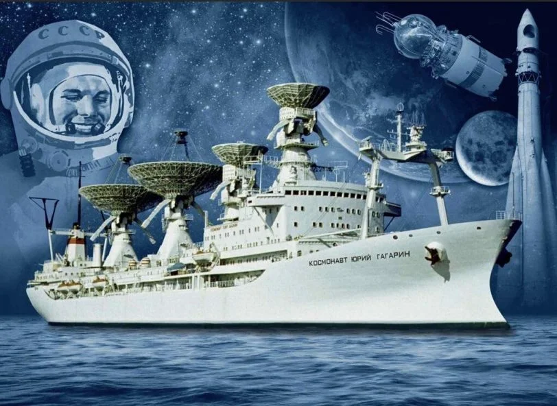 1975, 14 июля - На самом большом в мире корабле измерительного комплекса «Космонавт Юрий Гагарин» поднят государственный флаг СССР