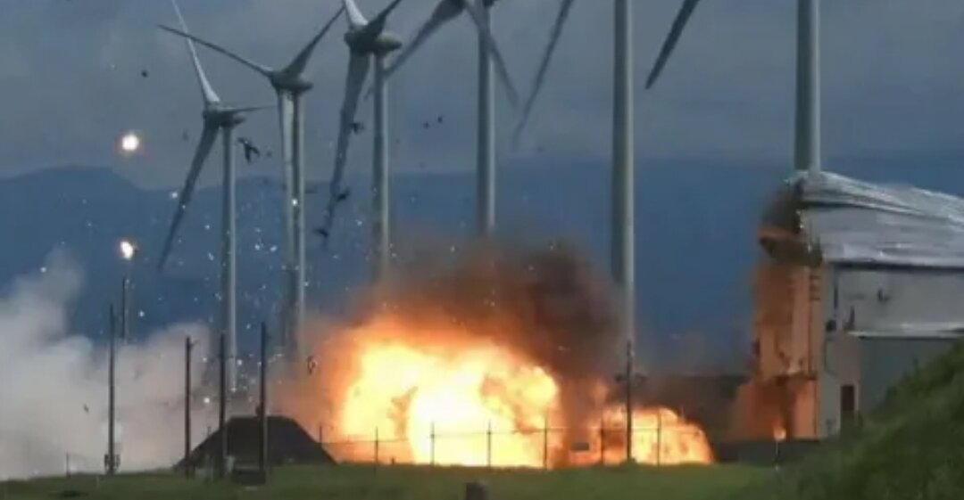 Epsilon S — улучшенная версия ракеты Epsilon, которую не удалось запустить в октябре, — взорвалась «примерно через 50 секунд после запуска», заявил представитель министерства науки и технологий Наоя Такегами.