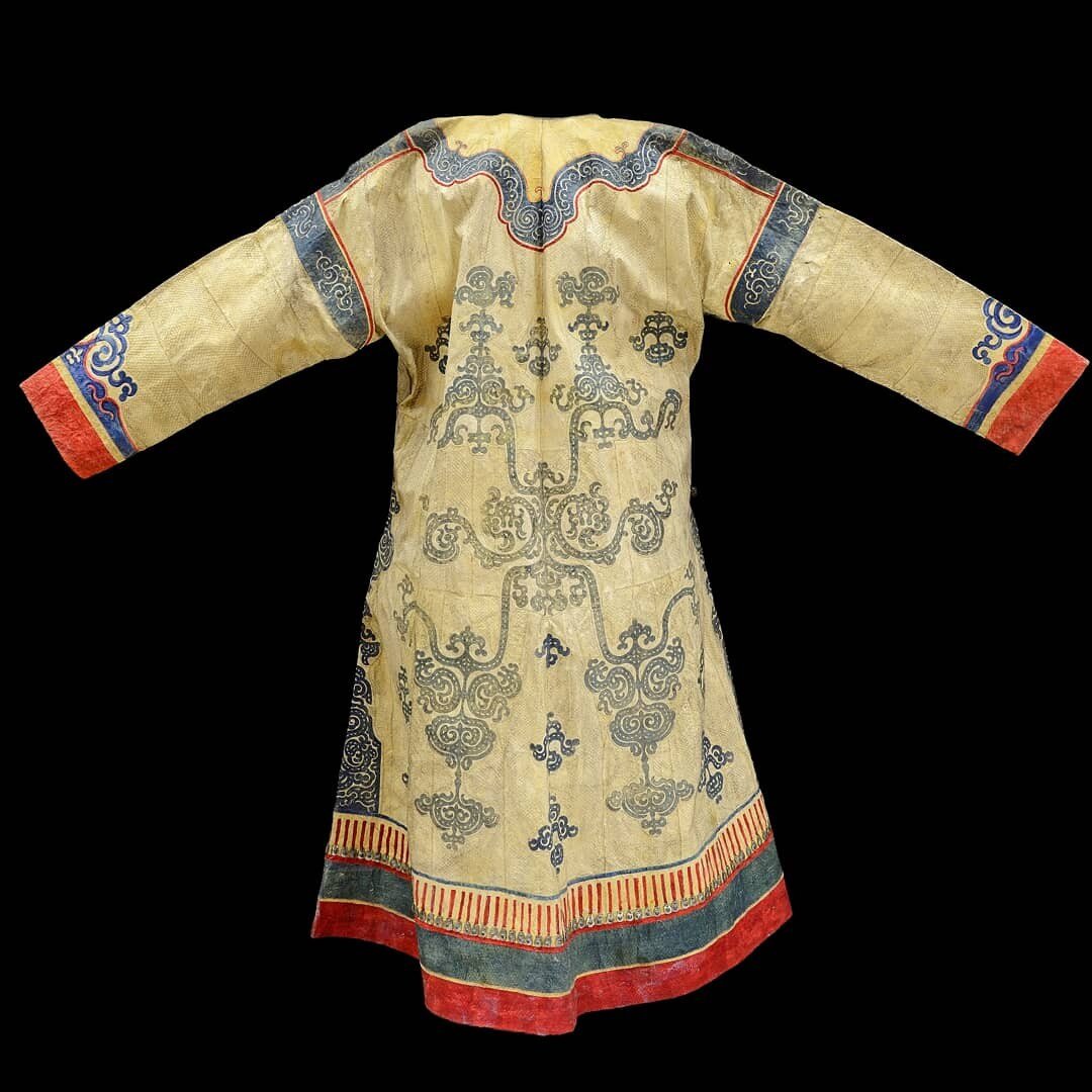 Женский халат. Приамурье. Нанайцы (устар. гольды). Конец XIX – начало XX вв. Из собрания Этнографического музея Казанского университета.