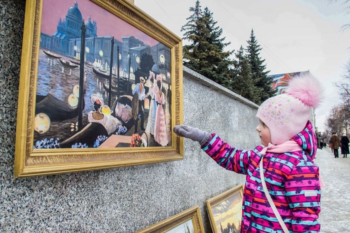    В Лабытнанги открылась выставка молодых художников