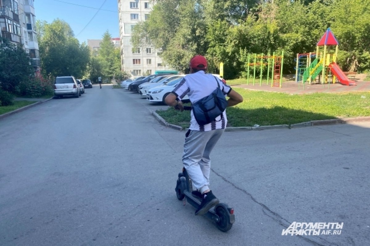    На самокаты садятся и нетрезвые взрослые люди, которые считают, что особых правил вождения нет.