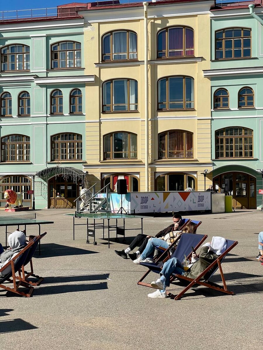 Двор Гостинки