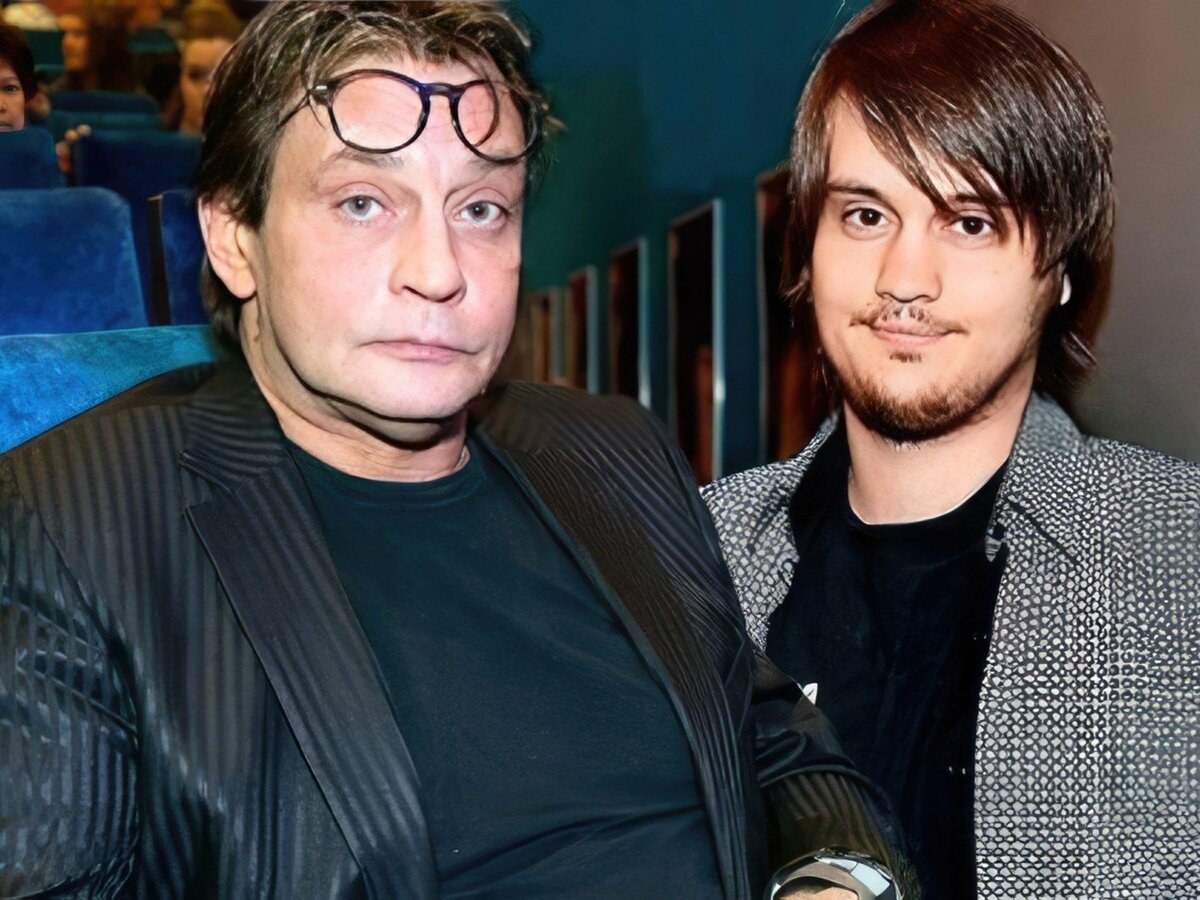 Дмитрий домогаров сын александра домогарова фото После отказа врачей в дальнейшем лечении его мамы, болеющей онкологией, сын, жер