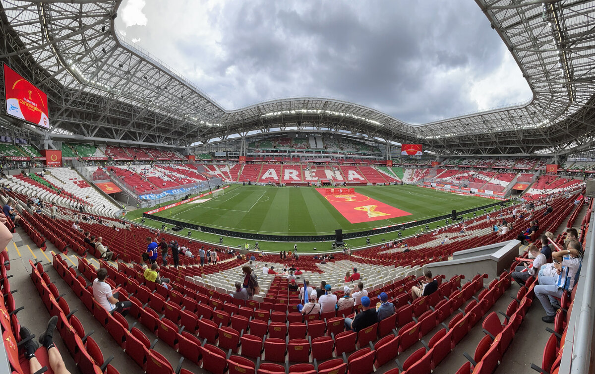 В этом году Казань должна была проводить Суперкубок Европы по футболу, но из-за известных событий европейские клубы в Россию ехать отказались, поэтому матч перенесли в Грецию.-18