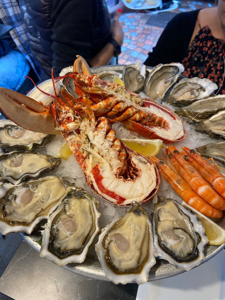 Наш обед на рыбном рынке 