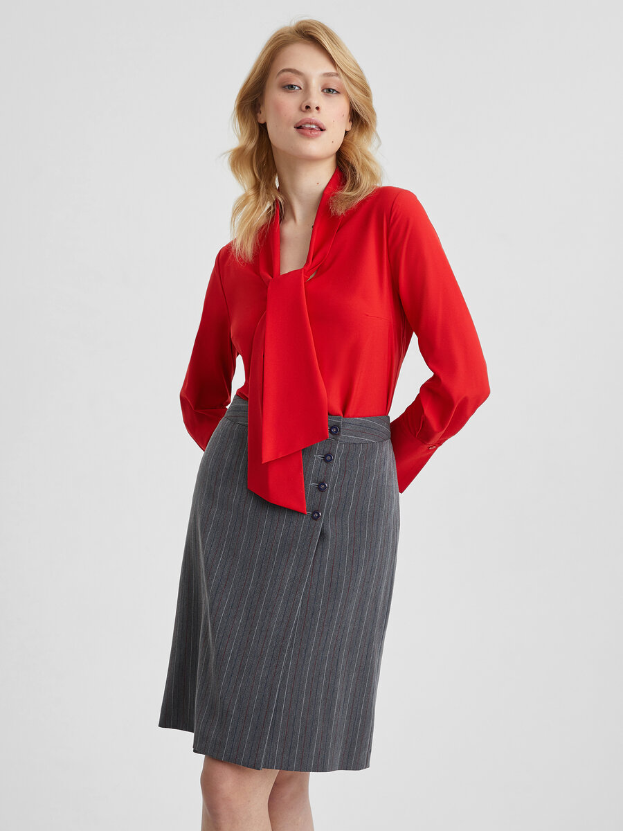 Блузка: 3 490 руб. Модель: 88060105. Артикул ткани: ИР414
Состав: 60% вискоза, 35% полиэстер, 5% лайкра