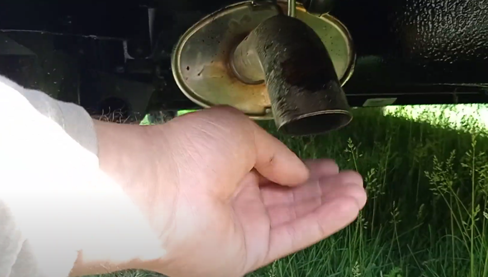 Есть ли вибрация на новом двигателе 11182 Лада Гранта. Показываю на ...