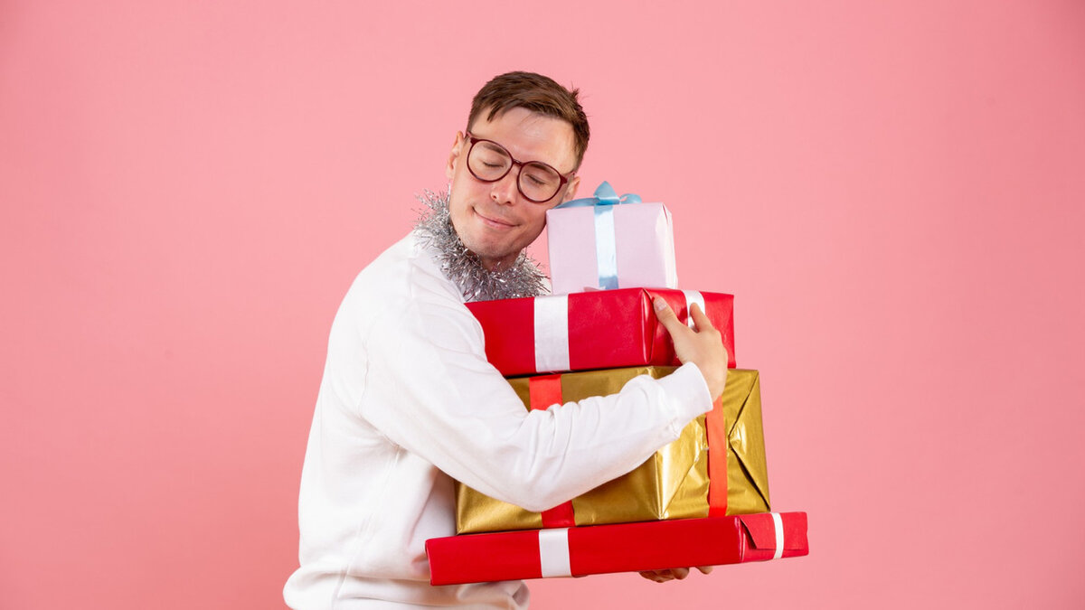 Мужчина не дарит подарки