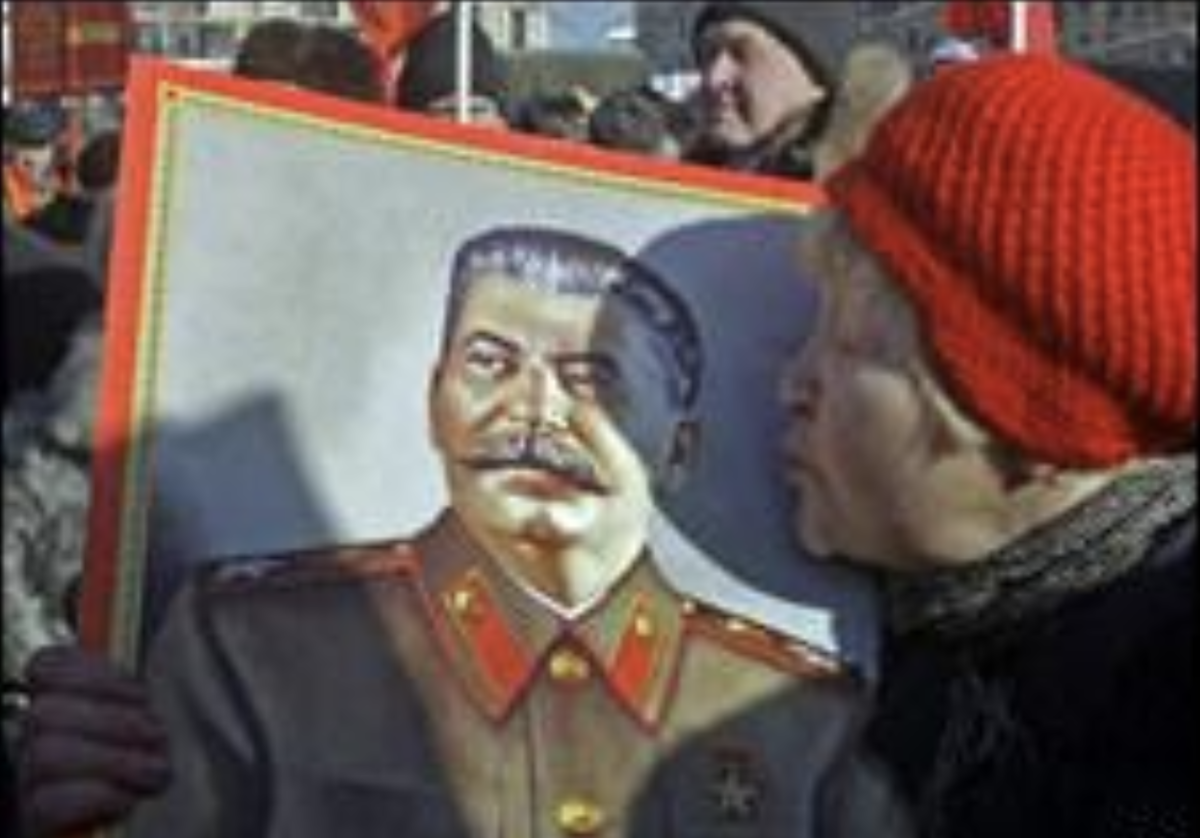 Есть мнение, что все почитатели Сталина давно на пенсии, но у него много фанатов среди молодежи, родившейся уже после распада СССР.