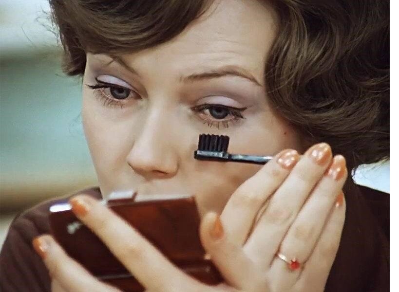 Кадр из фильма "Служебный роман"