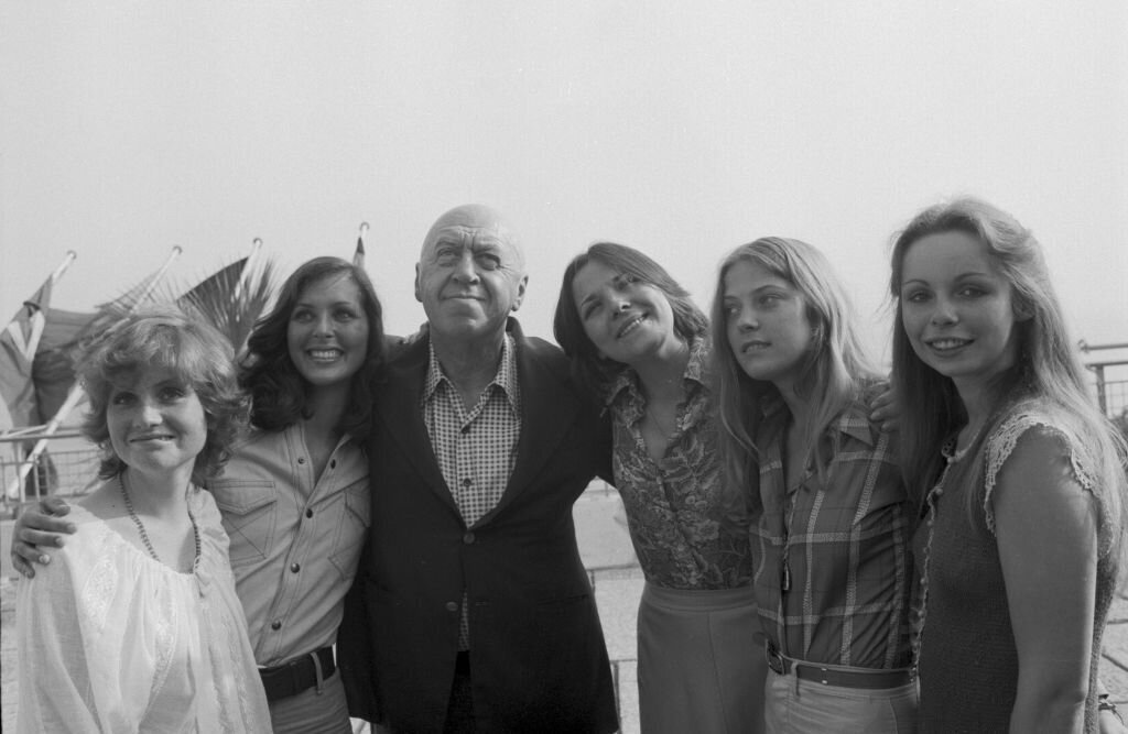 Отто Премингер и актрисы Изабель Юппер, Барбара Эмерсон, Ким Кэтролл, Дебра Бергер и Лалла Уорд GettyImages