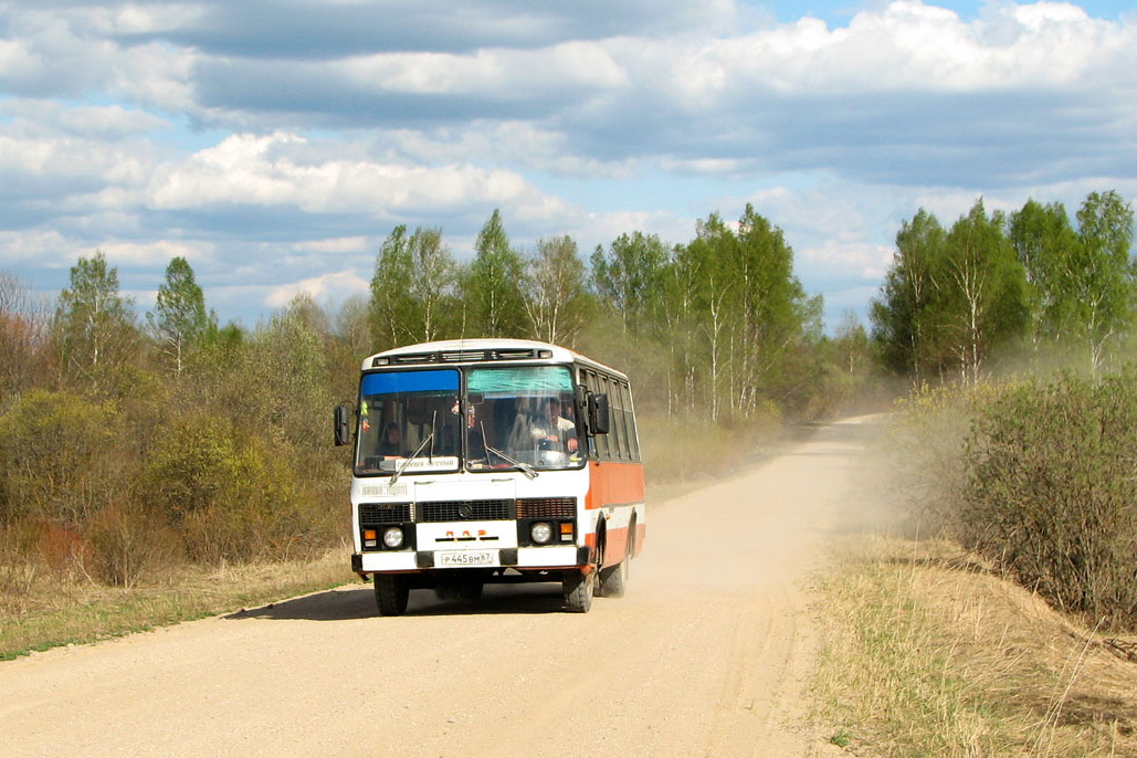 ПАЗику не нужны рельсы и не нужны дороги, и расход у него меньше, чем у локомотива – поэтому ничего удивительного, что железные дороги закрылись, а ПАЗики остались. (Источник: https://www.zsno.ru/press-service/news/118689/)