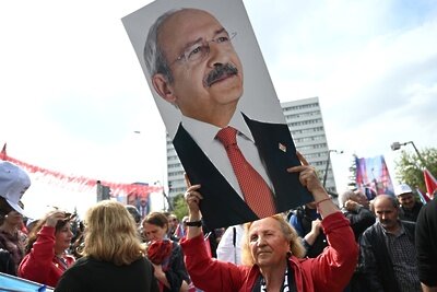    Участники предвыборного митинга в поддержку кандидата в президенты от Республиканской народной партии Кемаля Кылычдароглу в Анкаре. ©Павел Бедняков РИА Новости