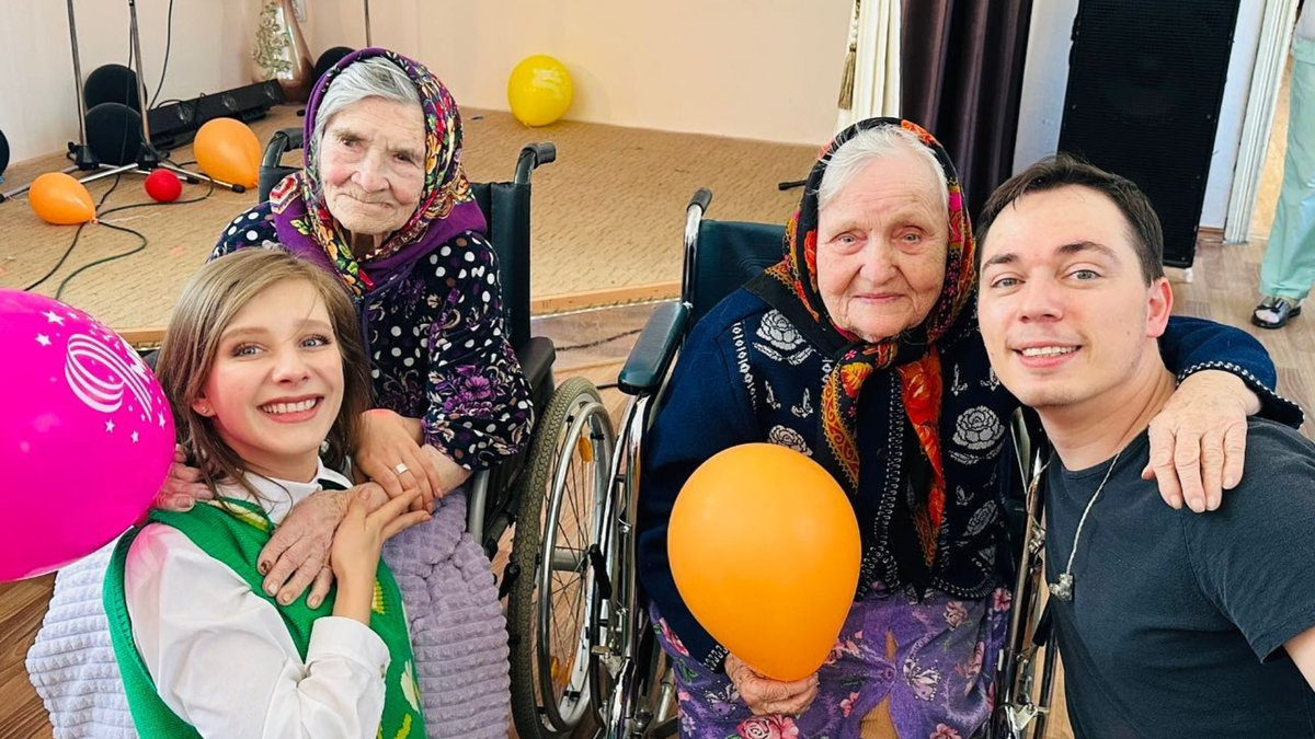    Лиза Арзамасова с Родионом Газмановым