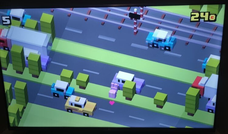    Светофоров на дороге здесь, к сожалению, нет