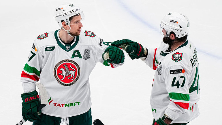    Вадим Шипачев и Александр Радулов.ХК «Ак Барс»