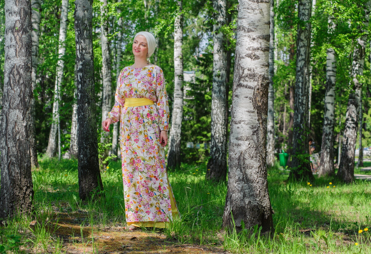 Прекрасное легкое платье из штапеля - эта модель моего бренда пользовалась большой популярностью. Возможно, как-нибудь я расскажу о ней подробнее.