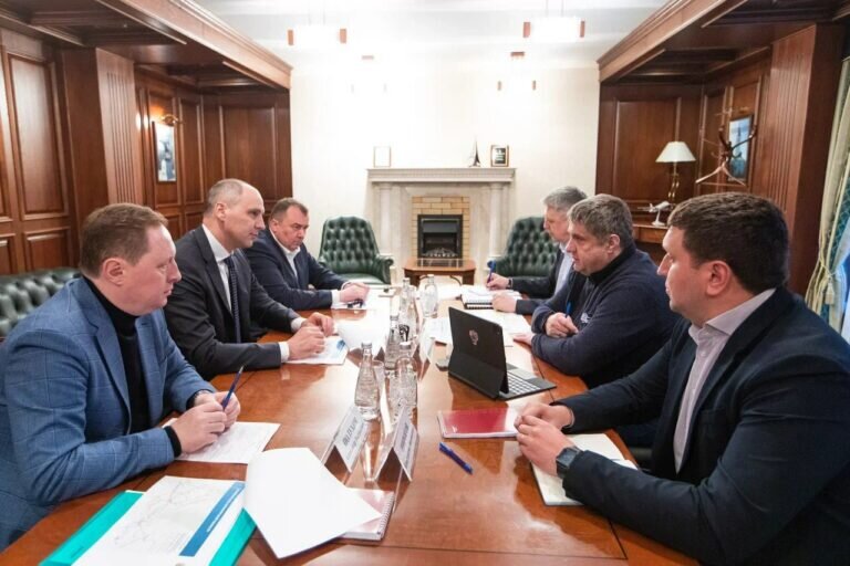    Денис Паслер и Роман Новиков обсудили перспективы модернизации дорожной сети Оренбуржья Кристина Просвиркина