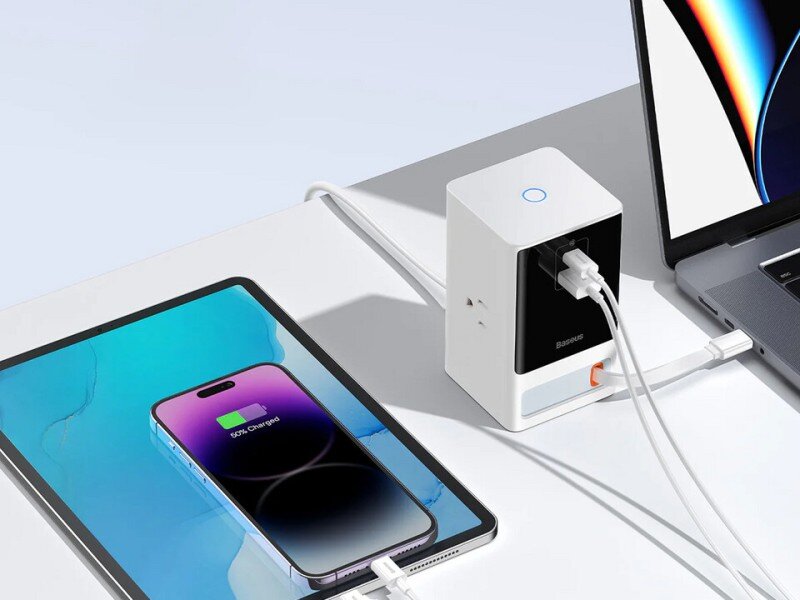    Baseus представила зарядную станцию с выдвижным кабелем и розетками