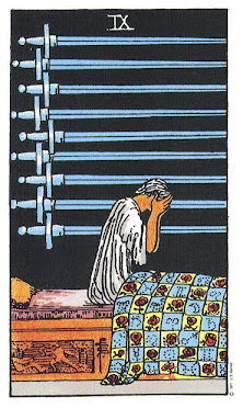 Карта Таро. 9 Мечей