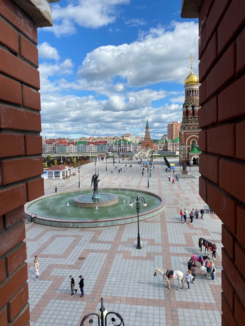 Вид на центр города Йошкар-Ола с Кремлевской башни. Фото автора.