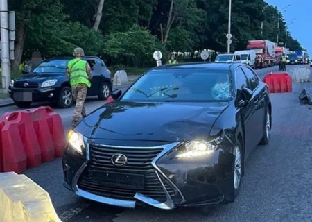    Пьяный судья сбил насмерть нацгвардейца на блокпосту в Киеве