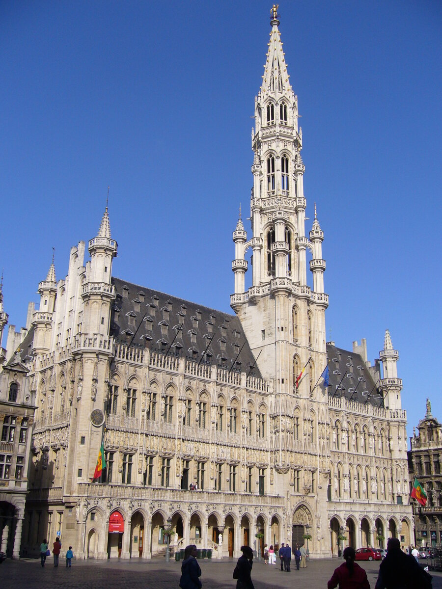 Ратуша. Здесь и далее фотографии автора 2007 и 2014 гг.