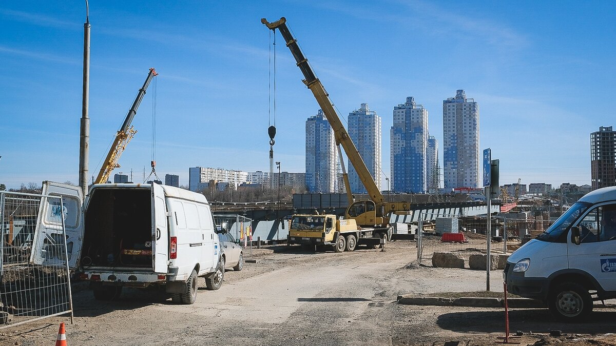     Пострадавший во время массовой драки на стройке в Нижнем Новгороде крановщик выписан из больницы. Об этом сообщил источник NewsNN.