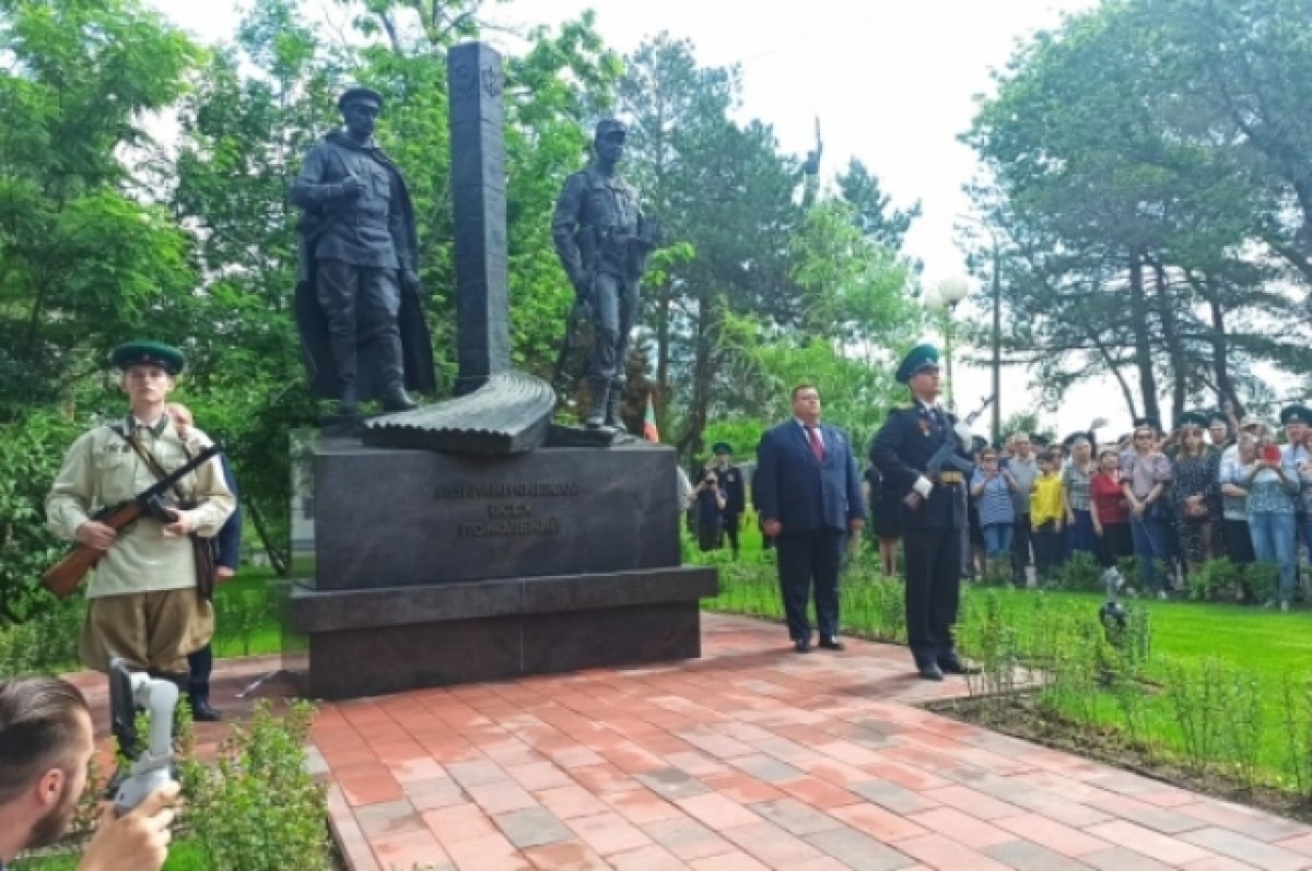    В Волгограде открыли памятник пограничникам всех поколений