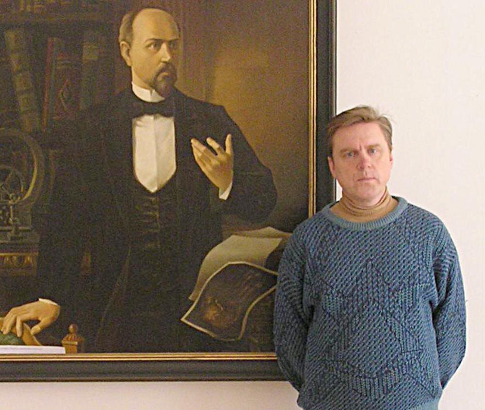    Куратор галереи, художник Виктор ТАНЮКЕВИЧ Фото: АиФ