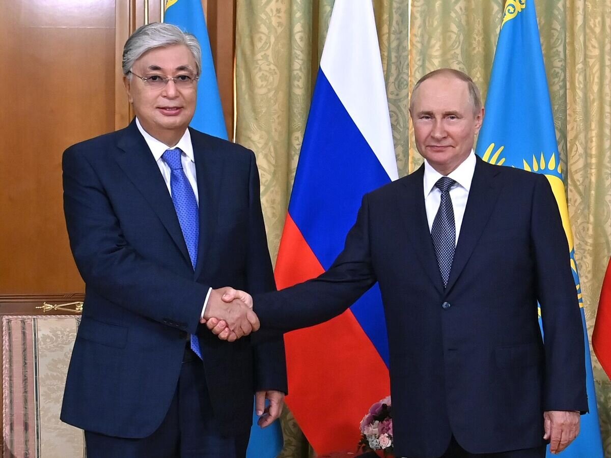    Президент РФ Владимир Путин и президент Казахстана Касым-Жомарт Токаев во время встречи© РИА Новости / Пресс-служба президента Казахстана