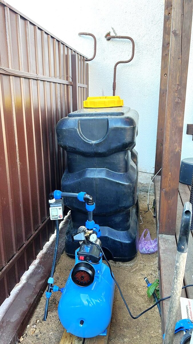 Подключение насосной станции на даче. Больше фотографий в галерее.