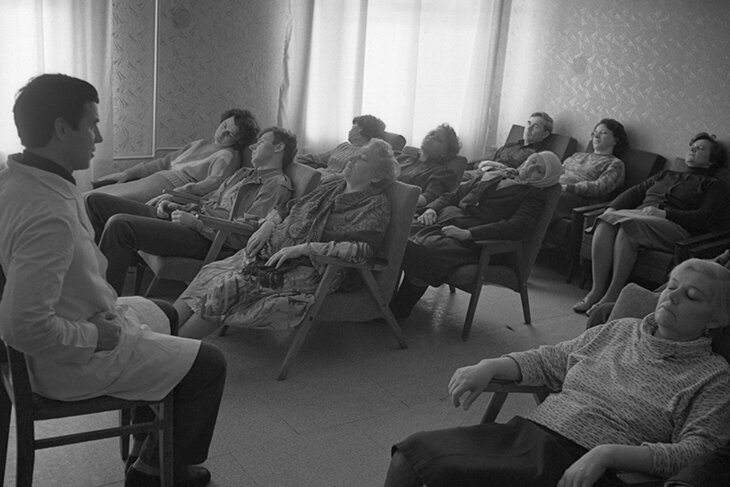 Анатолий Михайлович Кашпировский во время проведения гипнотического сеанса. 1988 год.