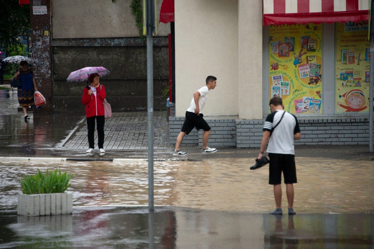 Последствия ливня в Симферополе