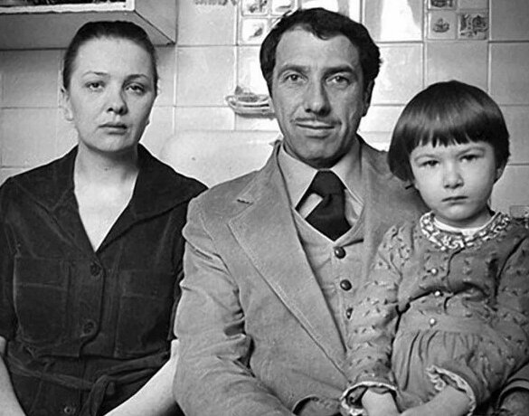 Настоящая фамилия и испытания в 70-е годы Сергея Юрского : в его жизни было две женщины и обе ушли к нему от гениальных мужей