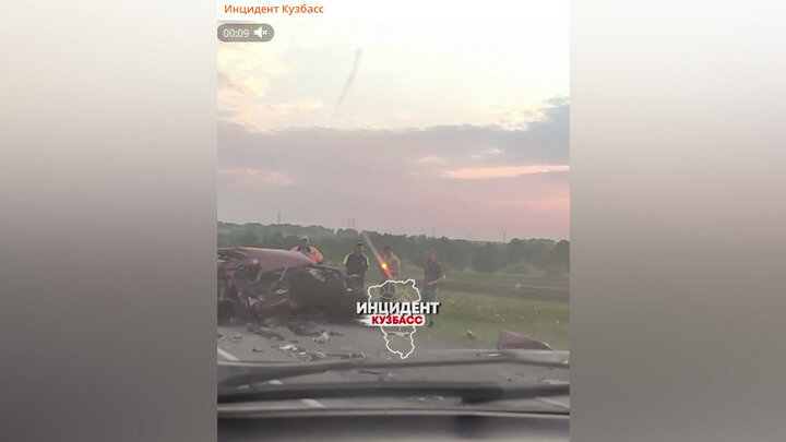 На месте ДТП. ФОТО: телеграм-канал "Индцидент Кузбасс" 