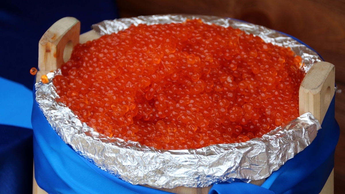     Директор компании пытался расплатиться за незаконный вылов рыбы.