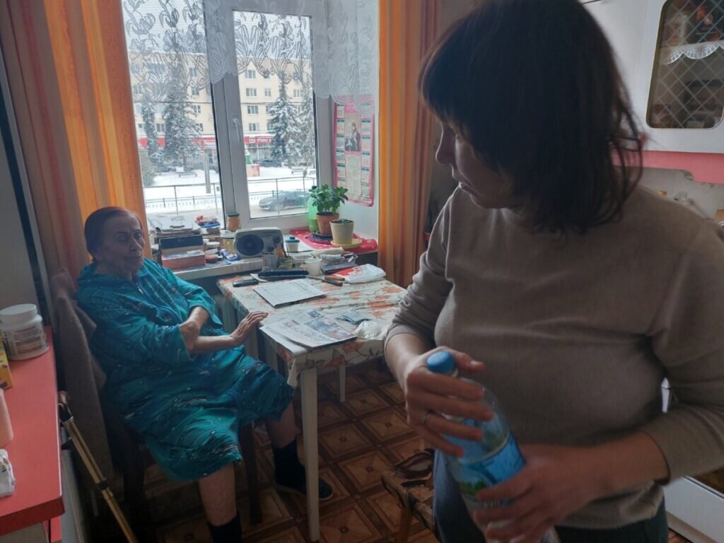 Екатерина с подопечной. Фото: «ВКонтакте», Российский Красный Крест / Тверская область