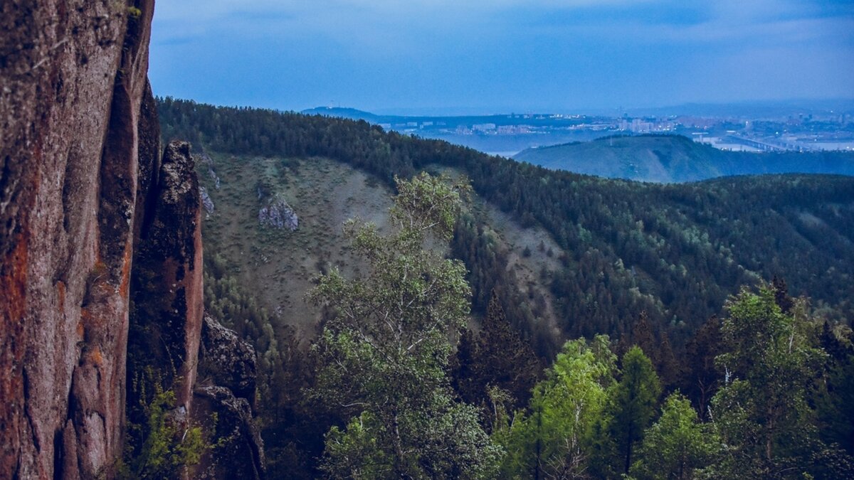 Скалы Зюраткульские столбы