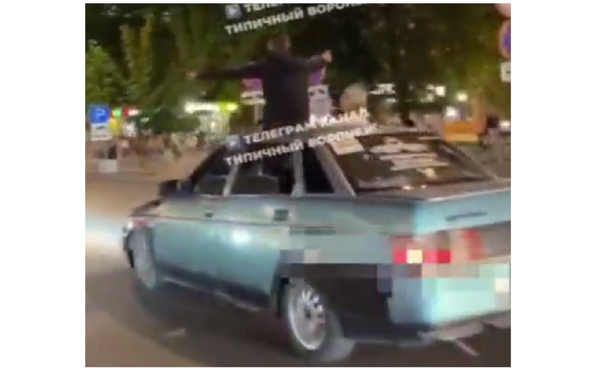 Гроб на крыше автомобиля
