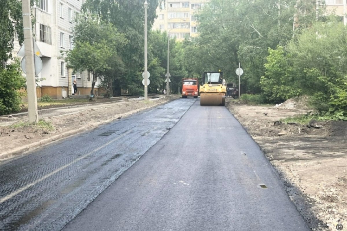    В Барнауле асфальтируют улицу Островского