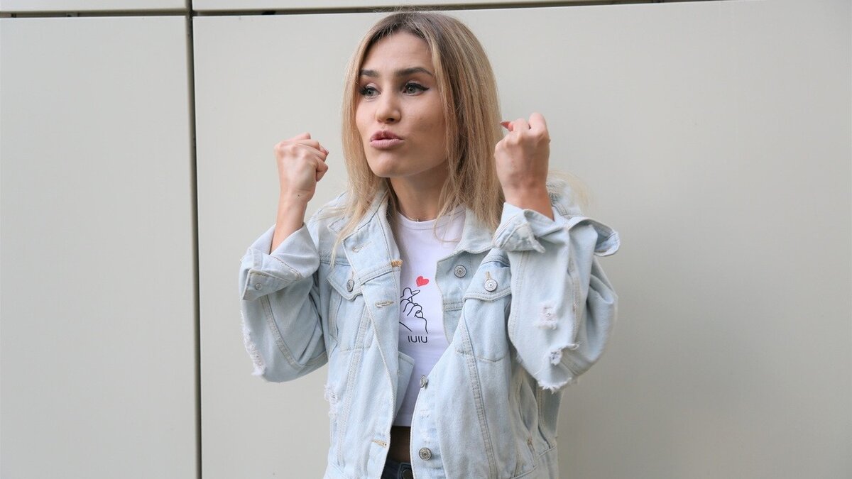     Житель Эгершельда во Владивостоке был крайне возмущён поведением подростков на самокатах. На представленном в новых медиа ролике очень хорошо видно, что ездят ребята действительно очень опасно для себя и непредсказуемо.