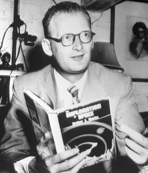 Артур Кларк считается одним из отцов-основателей фантастики, помимо этого, он был известным популяризатором науки и изобретателем Фото: © ITAR-TASS